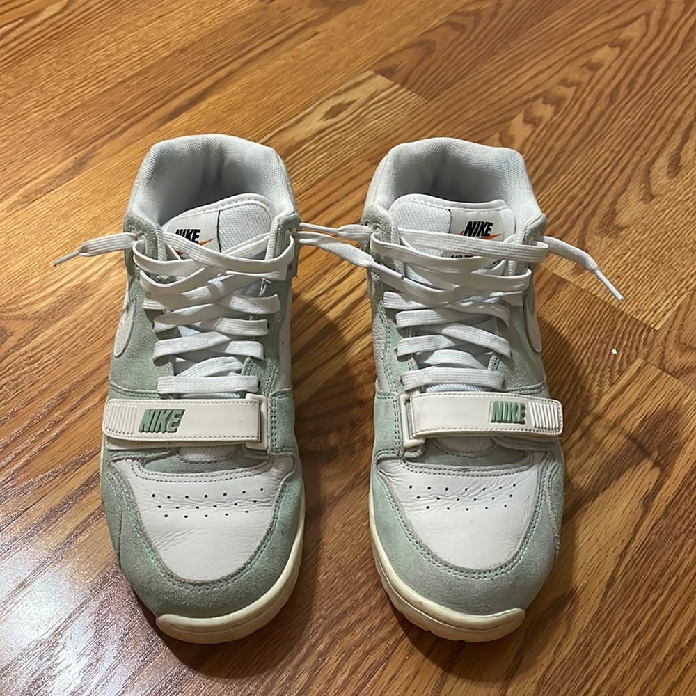 Nike air trainer 1